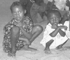 Afrikanische Kinder bei einer Feier